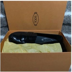 TOD’S Brand new Gomma Mocassino black leather size 6.5 USA for Big kid (7-12 yo)